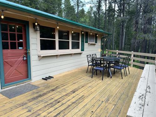 Pinecone Cabin - image 14