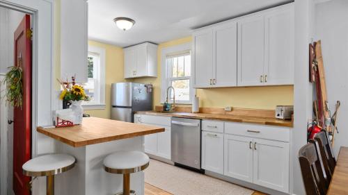 Dog Friendly Alpine Adventure with Hot Tub by AAA Red Lodge Rentals - image 2