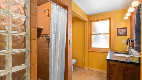 Chickadee Chalet - image 12
