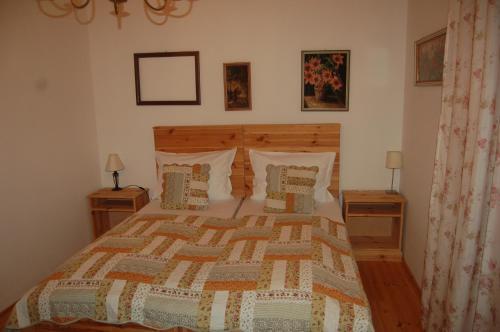 Luca Háza Panzió (Luca Haza Panzio) in Feketeerdő