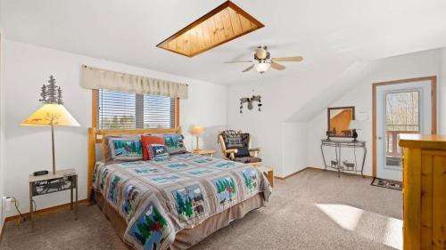 Mountain-View-Tee-and-Ski with Hot Tub by AAA Red Lodge Rentals - image 11