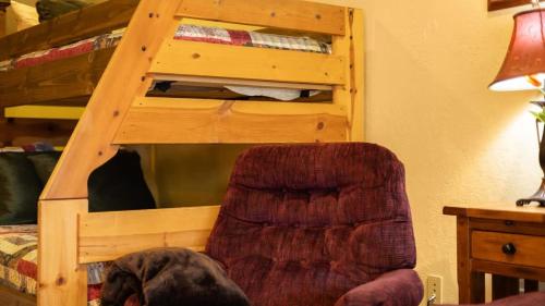 Creekside Rock Creek Jewel with Hot Tub by AAA Red Lodge Rentals - image 10