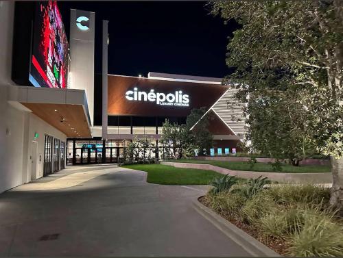 Walkable to SoFi, Intuit Dome, Kia Forum