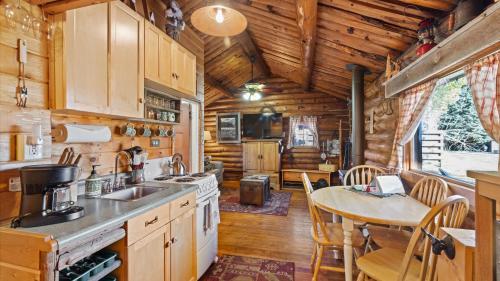 Wild Bills Cabin - image 10