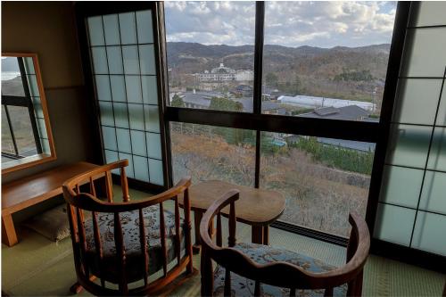 room detail thumbnail 2