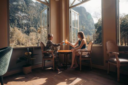 Bar/lounge, Lost Horizon Resort - Khao Sok in Phanom
