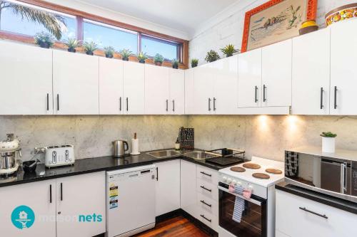 Surry Hills 1 Bedroom Terrace with Courtyard - image 4