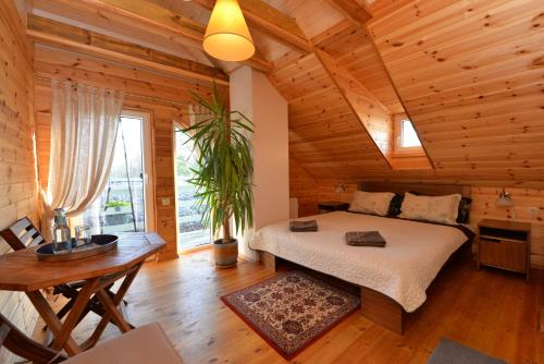 Žuvienės Pašiūrė Žuvienės Pašiūrė