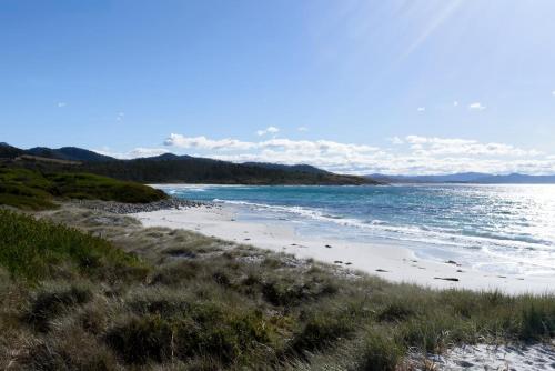 White Sands – Coastal Comfort Made Easy in Four Mile Creek (Tasmania)