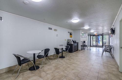 Facilities, EXPRESS INN Troy in Troy (AL)