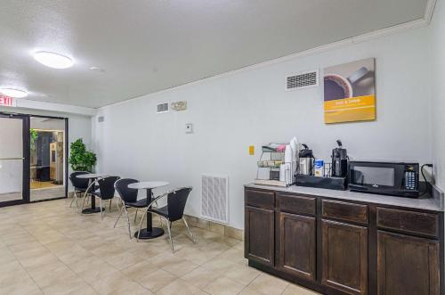 Facilities, EXPRESS INN Troy in Troy (AL)