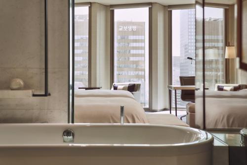 浴室, 首爾四季酒店 (Four Seasons Hotel Seoul) in 光化門