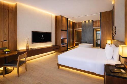 room detail thumbnail 1