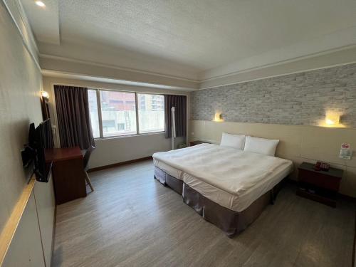 1 queen bed