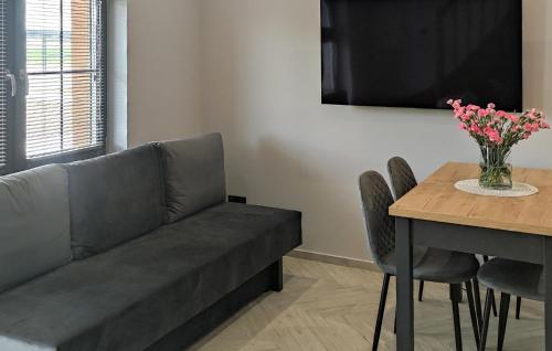 Gorgeous Apartment In Orzysz With Sauna in Okragle