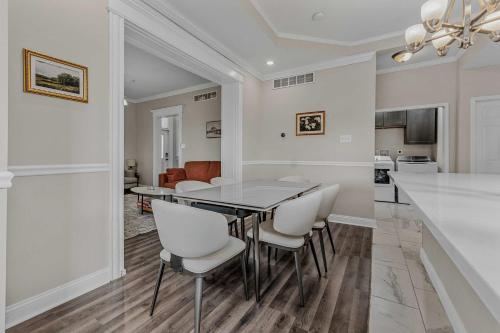 Chic City Living with Modern Touches ABODEbucks - image 14