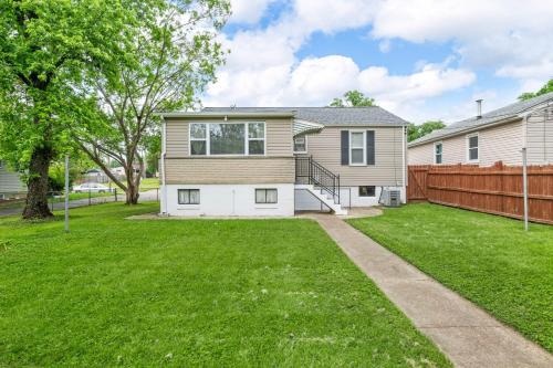 Lovely Dogtown Home ABODEbucks - image 5