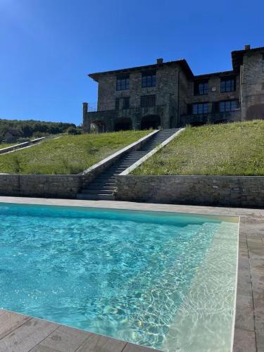 外部景觀, Three-Storey Retreat In Piedmont Wine Country in 羅卡韋拉諾