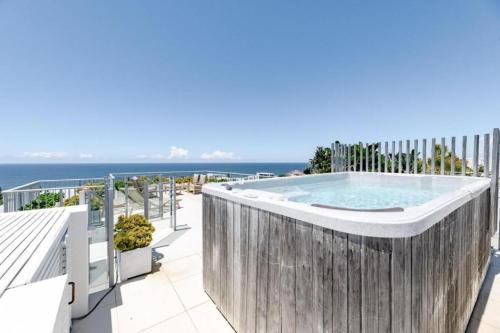 Sunshine Luxe Penthouse sea view – khách sạn tại Sunshine Beach