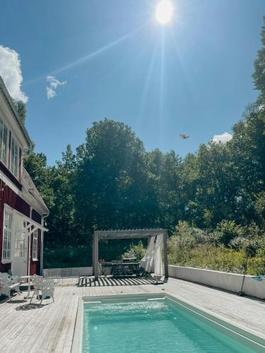 Exterior view, Converted School In Ostergotland Oak Landscape in Tjallmo