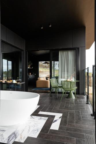Wherewithal Luxury Suites in Dodges Ferry
