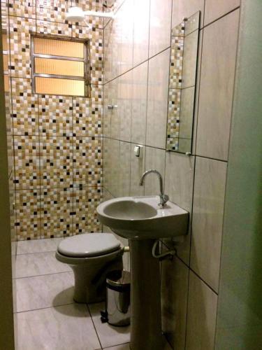 Standard Triple Room image 5