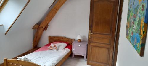 La chaumière (La chaumiere) in Druyes Les Belles Fontaines