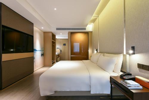 room detail thumbnail 1