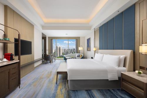 Horizon Deluxe King Room