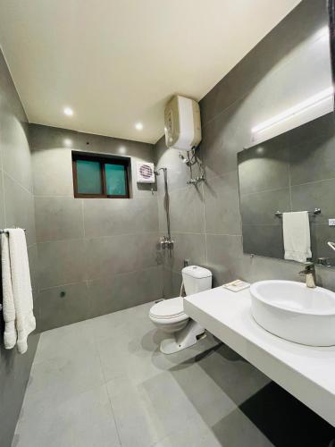 Shelton's Rezidor Islamabad – Islamabad, OH