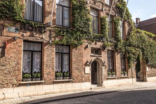 82108728 Luxury Boutique Hotel De Castillion