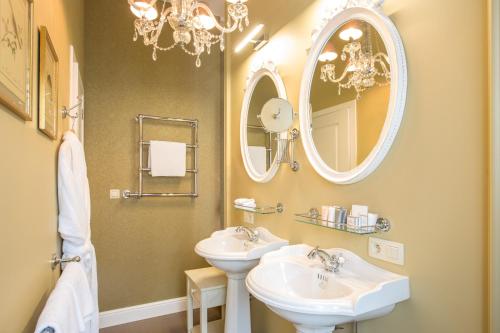 82108745 Luxury Boutique Hotel De Castillion