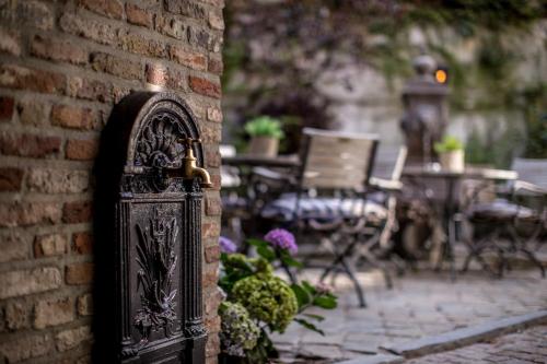 82108762 Luxury Boutique Hotel De Castillion