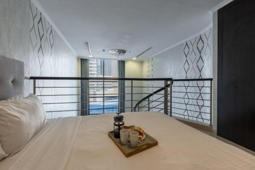 Urban Haven - Peaceful Sanctuary - City Loft - main image