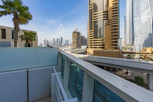 Urban Haven - Peaceful Sanctuary - City Loft - image 3