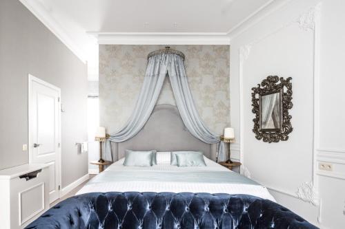 82108905 Luxury Boutique Hotel De Castillion