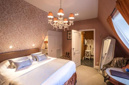 82109064 Luxury Boutique Hotel De Castillion