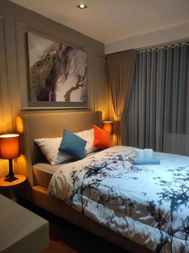 Newly Interior 1 Bedroom in Makati PH with High Floor Views, Free Sauna & Mall Access, Metro Manila