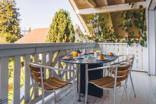 Armonia Altach, 2BR Familienapartment mit großem Balkon und Bergblick, Altach