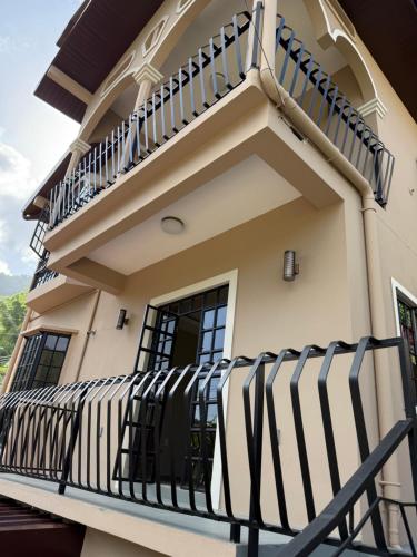 Bharose Mountain View Apartments in Diego Martin