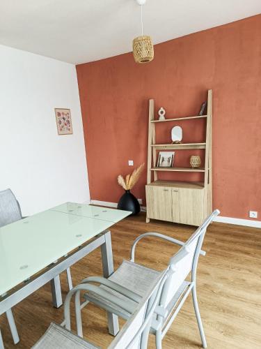 Grand Logement proche centre Parking gratuit