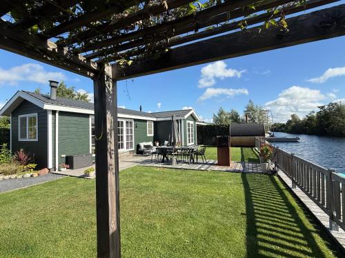  NEW - Private Residence with Sauna - on a lake near Amsterdam in Vinkeveen