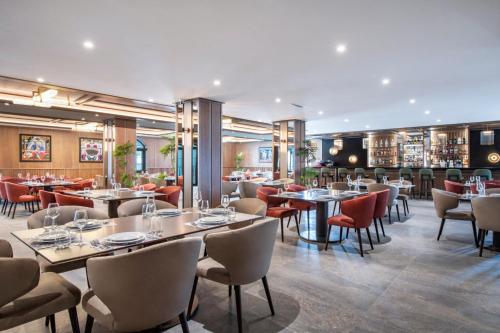 암바사도리 고데드지 - 레스토랑