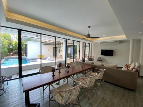 Tungtong Beach Villas