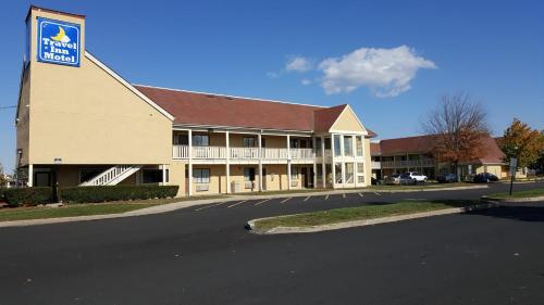 Travel Inn Motel in Hartford, USA