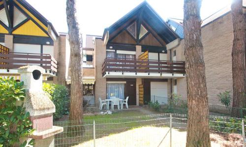 Terraced house near the beach in Lignano