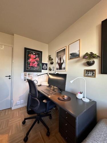 Elegant Apartment with Balcony & Sea View in one of Oslos Most Exclusive Areas in Ullern