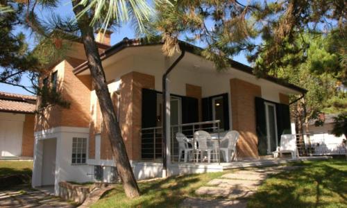 Comfortable retreat by the beach