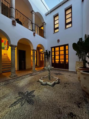 10 pax Downtown The Emir's Villa Free Parking