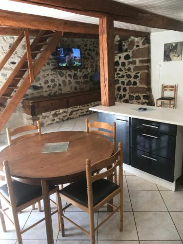Location de charme au coeur de l'Auvergne in Parent